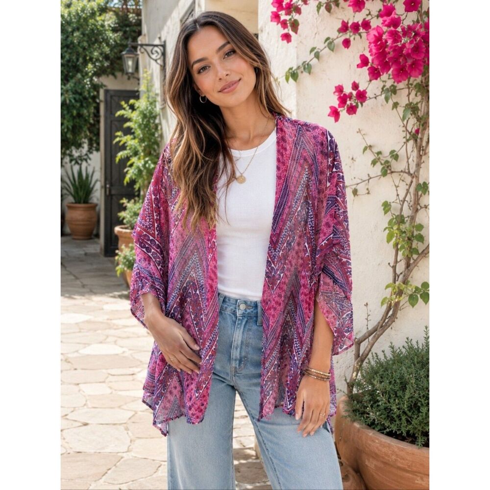 Sun & Shadow Floral Print Kimono Top in Pink And Purple Medium